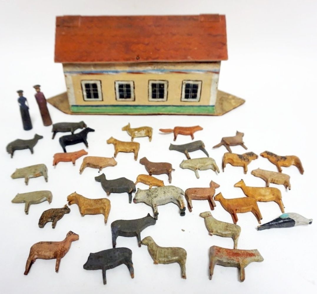 ANTIQUE FOLK ART NOAHS ARK: ANTIQUE FOLK ART NOAHS ARK, APPROXIMATELY 14 IN X 4 IN X 6 IN H