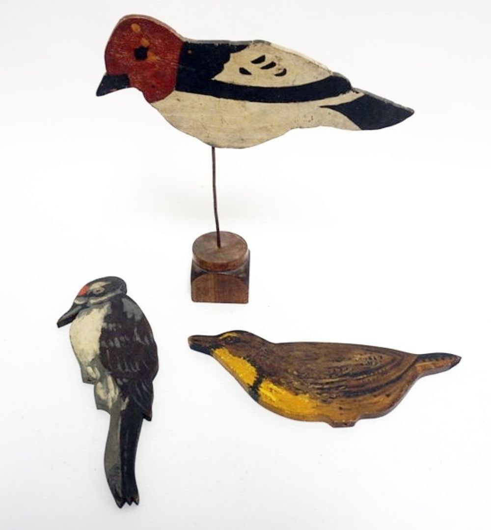 HAND PAITED FOLK ART BIRDS: HAND PAINTED FOLK ART WOOD BIRDS, LARGEST APPROXIMATELY 10 N H ON STAND
