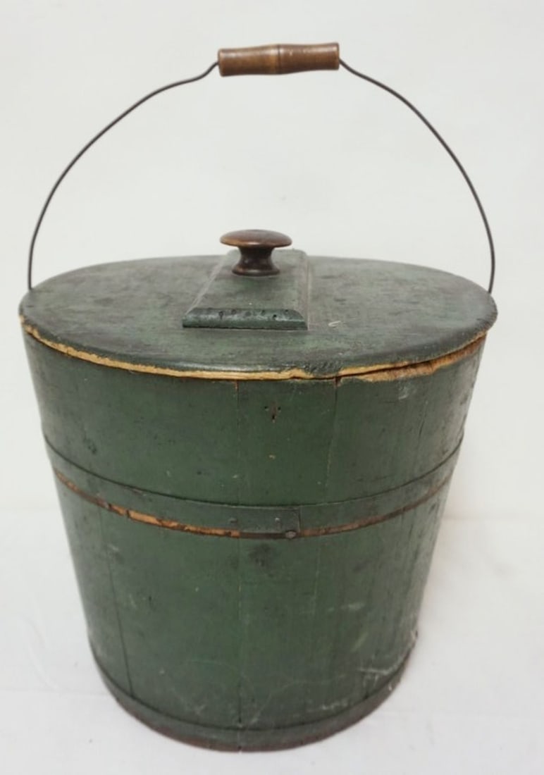 PRIMITIVE WOOD PAIL (1 of 4)