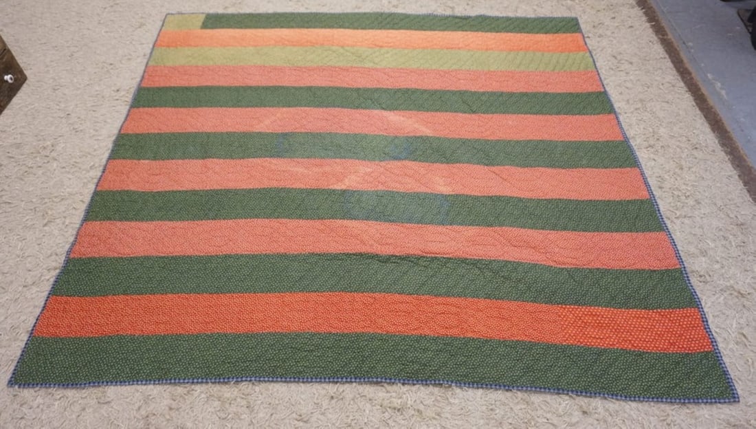 ANTIQUE HAND SEWN QUILT (1 of 2)