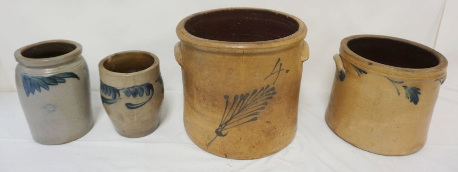 ASSORTED BLUE DECORATED STONEWARE (1 of 4)