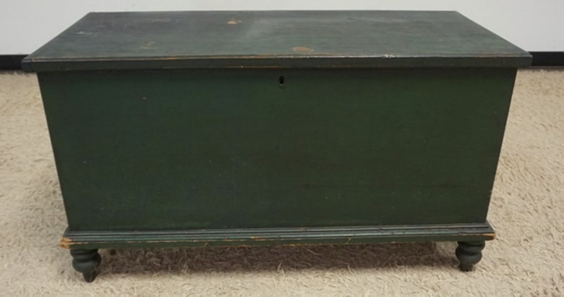PINE BLANKET CHEST: DOVETAILED PINE BLANKET CHEST ON TURNED LEGS AND STRAP HINGES WITH INTERIOR GLOVE BOX, APPROXIMATELY 43 IN X 19 IN X 24 IN H