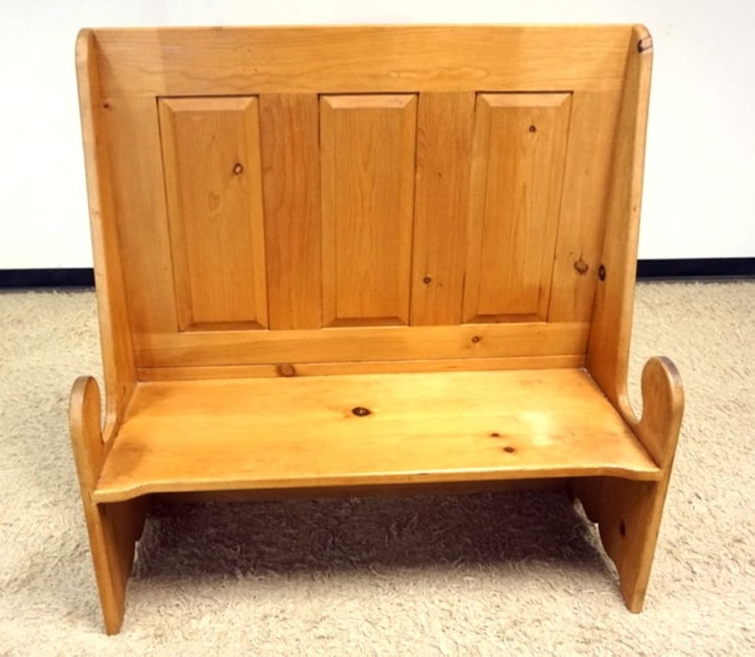 COLONIAL STYLE PINE HALL BENCH (1 of 4)