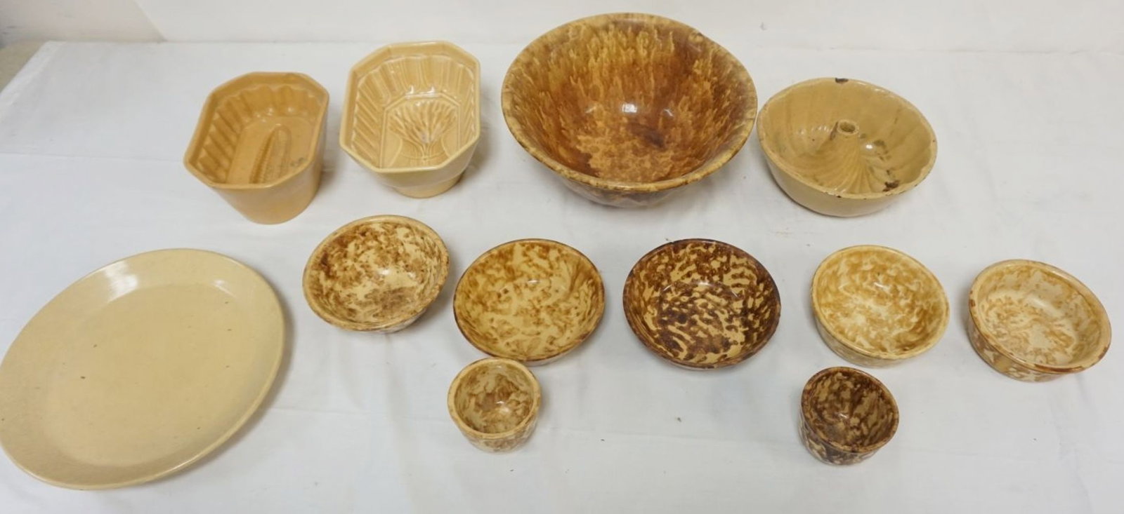 GROUP OF SPATTER & YELLOW WARE (1 of 4)