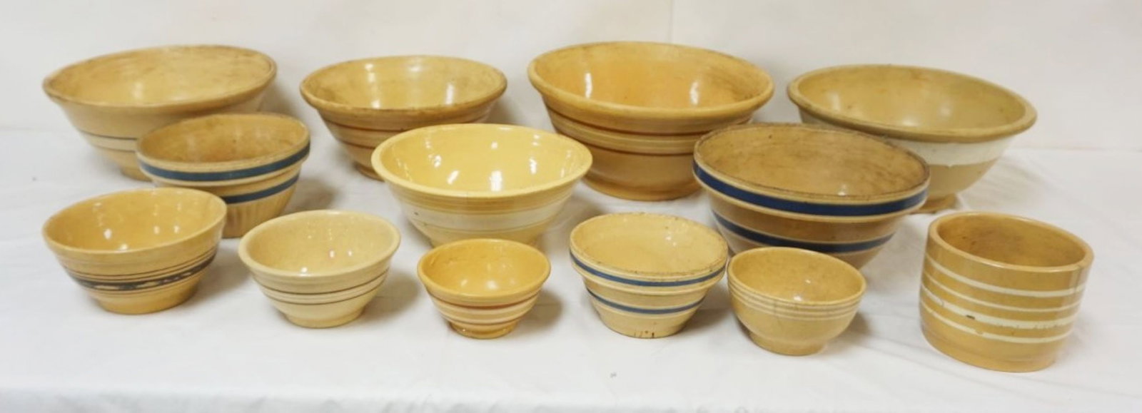 LARGE GROUP OF ASSORTED YELLOW WARE (1 of 4)