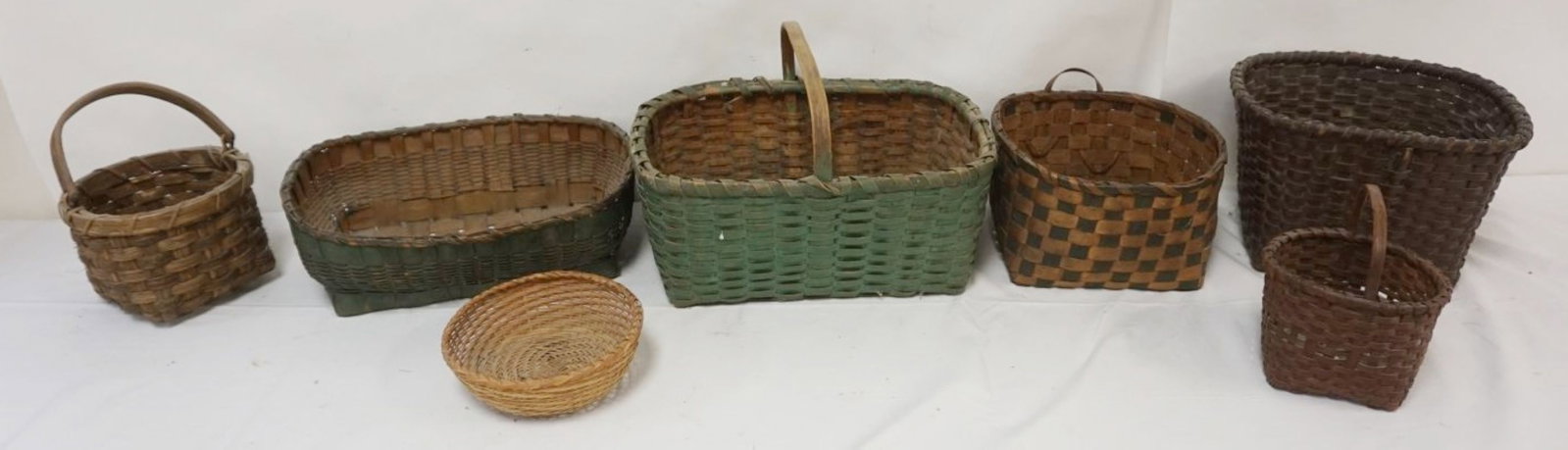 GROUP OF WOOD SPLINT WOVEN BASKETS (1 of 8)