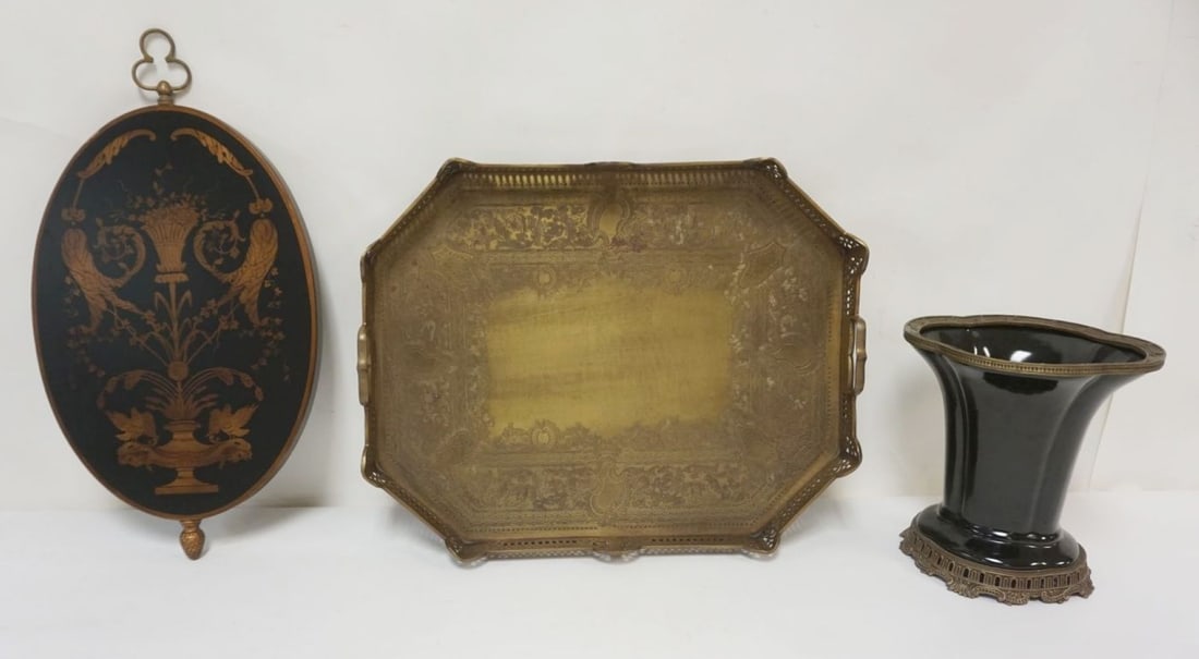 DCORATIVE SERVING TRAY, WALL PLAQUE & VASE: DECORATIVE CRAFTS ORNATE SERVING TRAY, MAITLAND SMITH STYLE DECORATIVE OVAL WALL PLAQUE & PORCELAIN VASE W/METAL RIM TOP & BASE, LARGEST PIECE APPROXIMATELY 20 IN X 16 IN X 4 IN HIGH