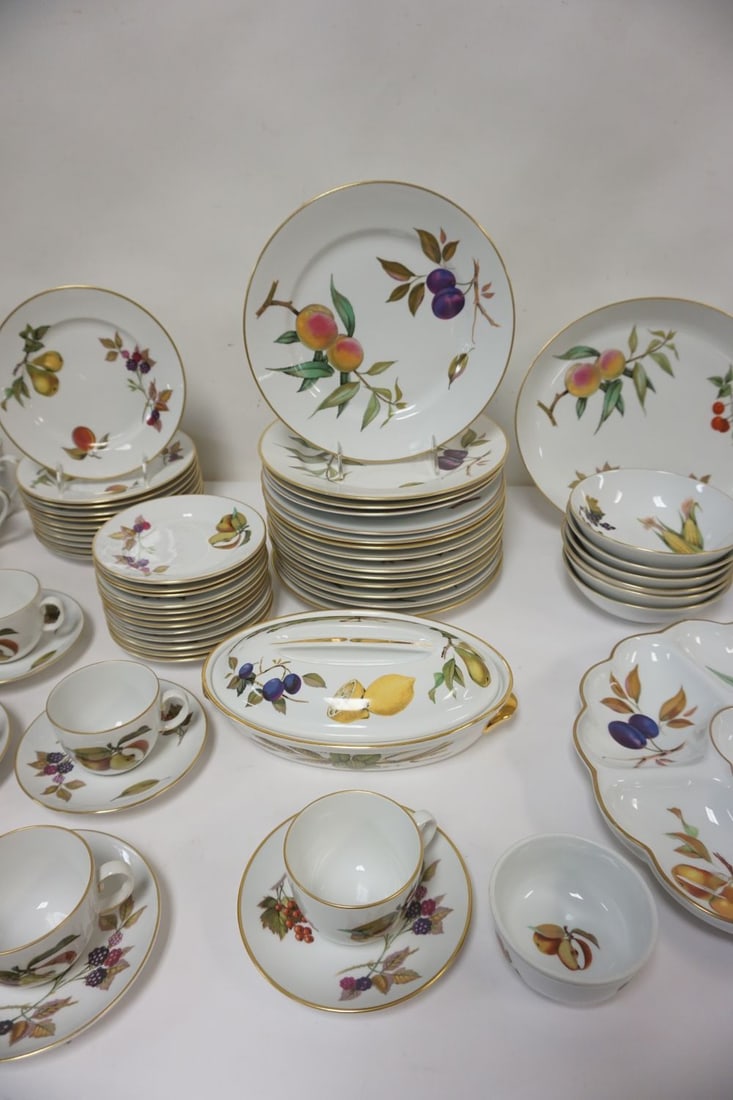 ROYAL WORCESTER EVESHAM DINNERWARE - 4