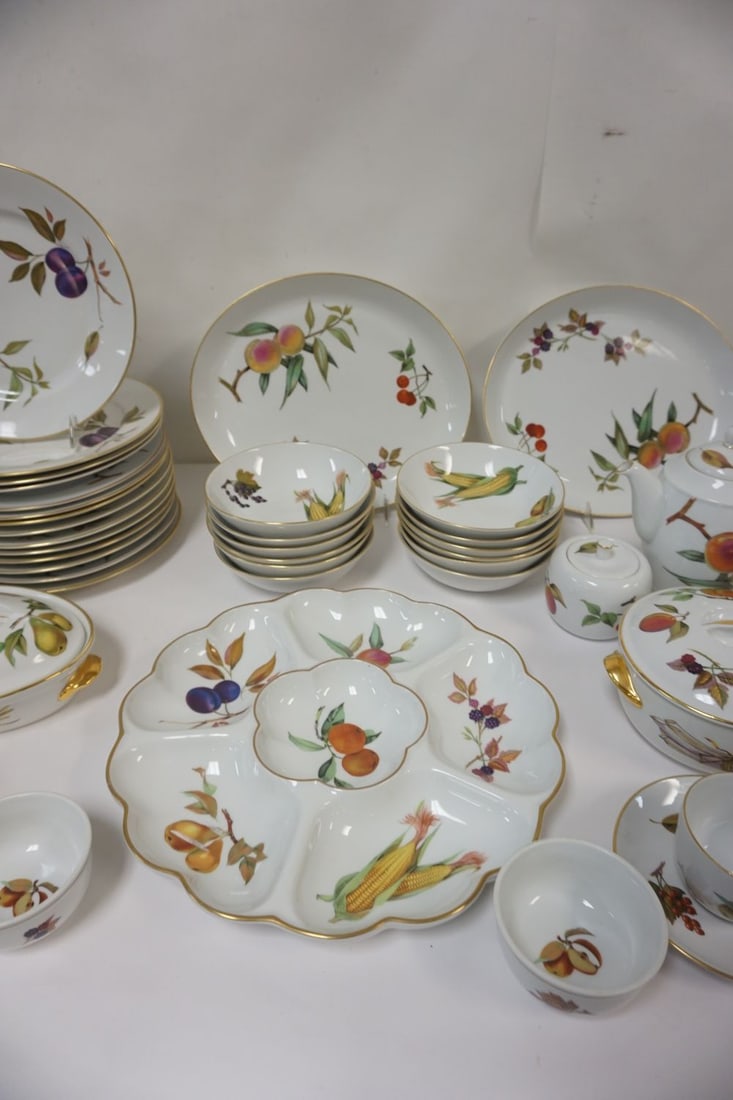 ROYAL WORCESTER EVESHAM DINNERWARE - 5