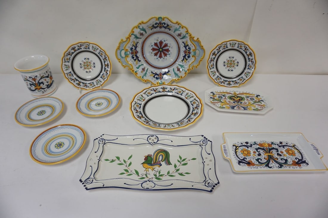 GROUP OF ASSORTED ITALIAN POTTERY: GROUP OF ASSORTED ITALIAN POTTERY, LARGEST PECE APPROXIMATELY 16 IN X 8 IN