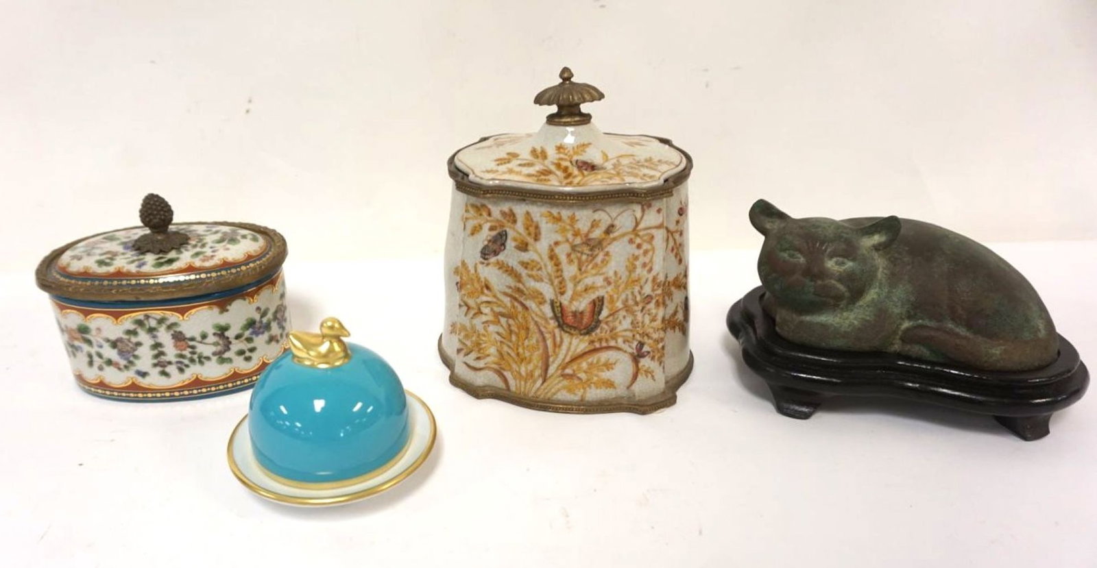 LOT PORCELAIN, CHINA TRINKET BOXES & BRASS CAT: PORCELAIN W/METAL RIM & FINIAL, CHINA TRINKET BOXES & CAST METAL BRASS CAT ON WOOD BASE, LARGEST APPROXIMATELY 7 IN HIGH