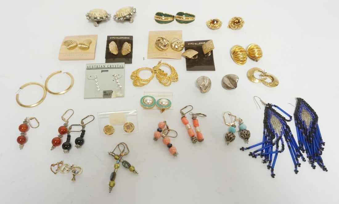 LADIES EARRINGS (1 of 4)