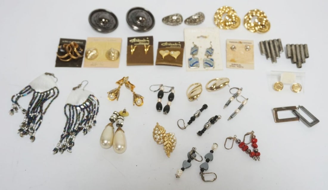 LADIES EARRINGS (1 of 5)