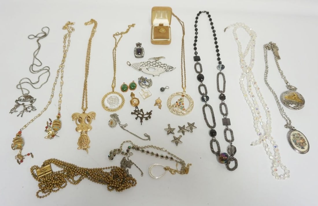 JEWELRY ASSORTMENT (1 of 6)