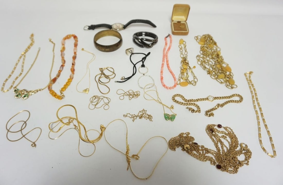 JEWELRY ASSORTMENT (1 of 5)