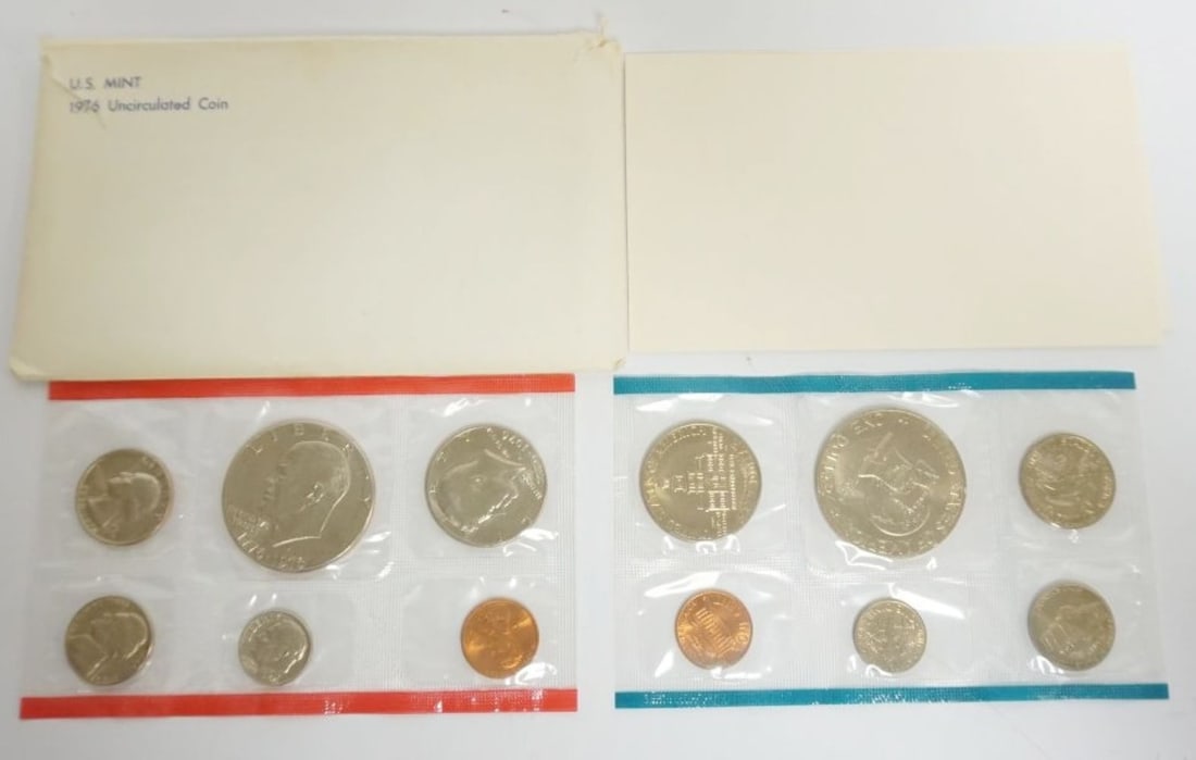 1976 UNCIRCULATED COIN SETS (1 of 4)