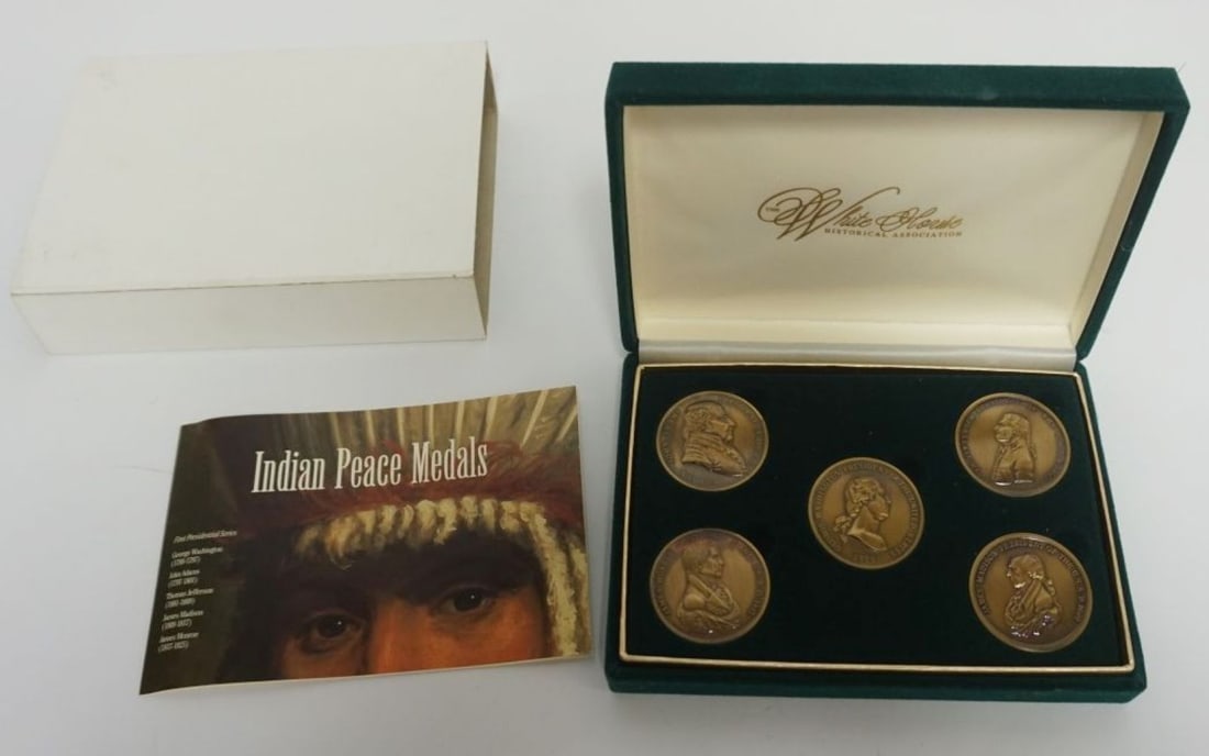 COMMEMORATIVE INDIAN PEACE MEDALS (1 of 4)