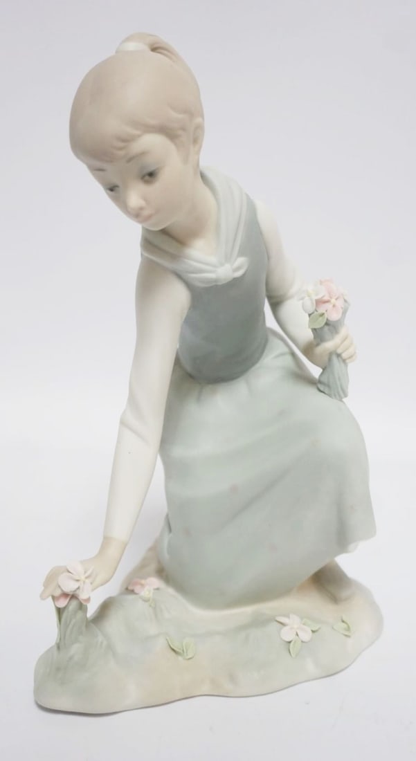 LLADRO FIGURINE (1 of 4)
