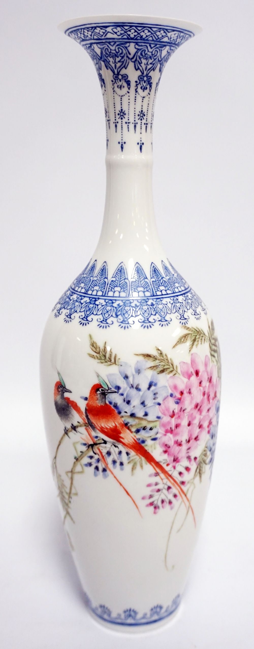 CHINESE EGGSHELL VASE (1 of 5)