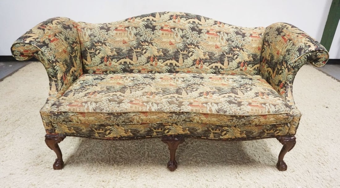 SHOUTHWIND UPHOLSTERED SOFA (1 of 7)