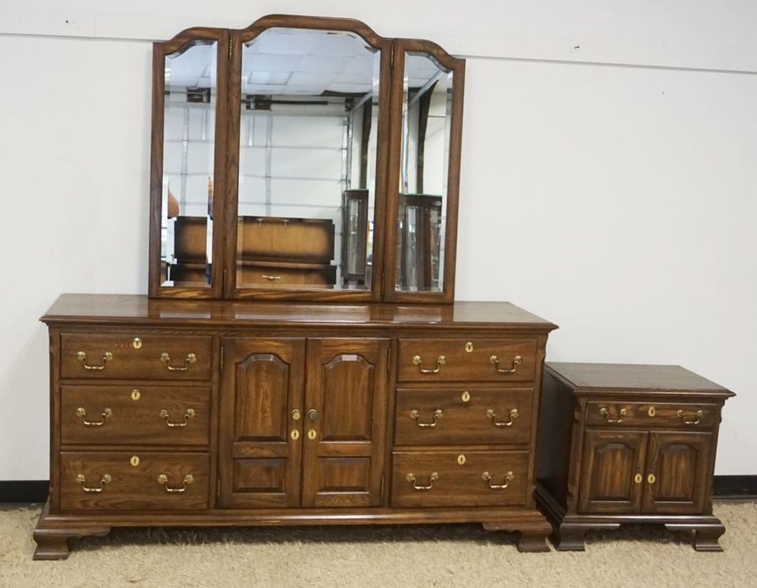 PENNSYLVANIA HOUSE CHEST, MIRROR AND STAND (1 of 6)
