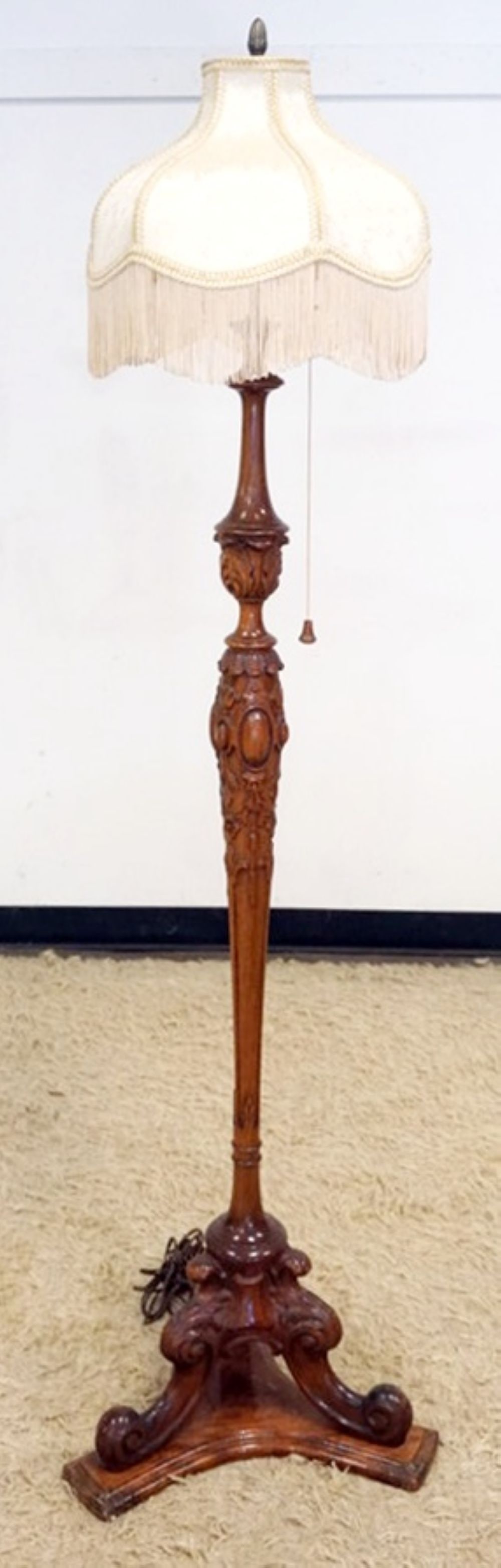OUTSTANDING CARVED MAHOGANY FLOOR LAMP (1 of 5)