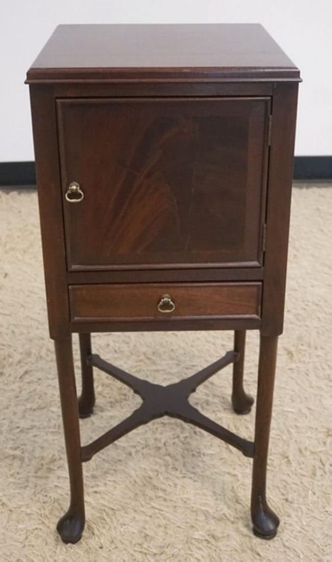MAHOGANY STAND: MAHOGANY STAND, APPROXIMATELY 14 IN X 14 IN X 30 IN H