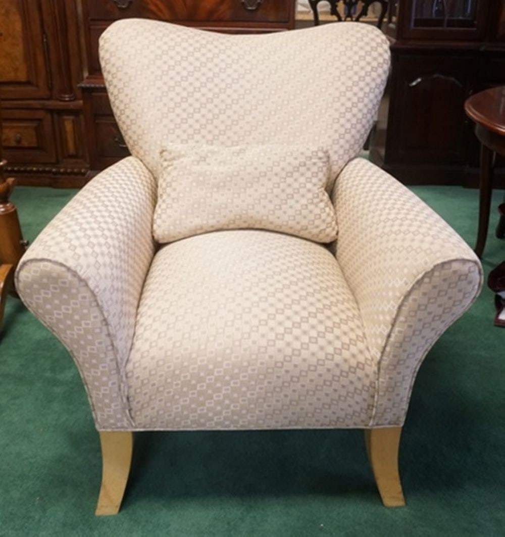 GROSFIELD HOUSE WING BACK CHAIR (1 of 5)