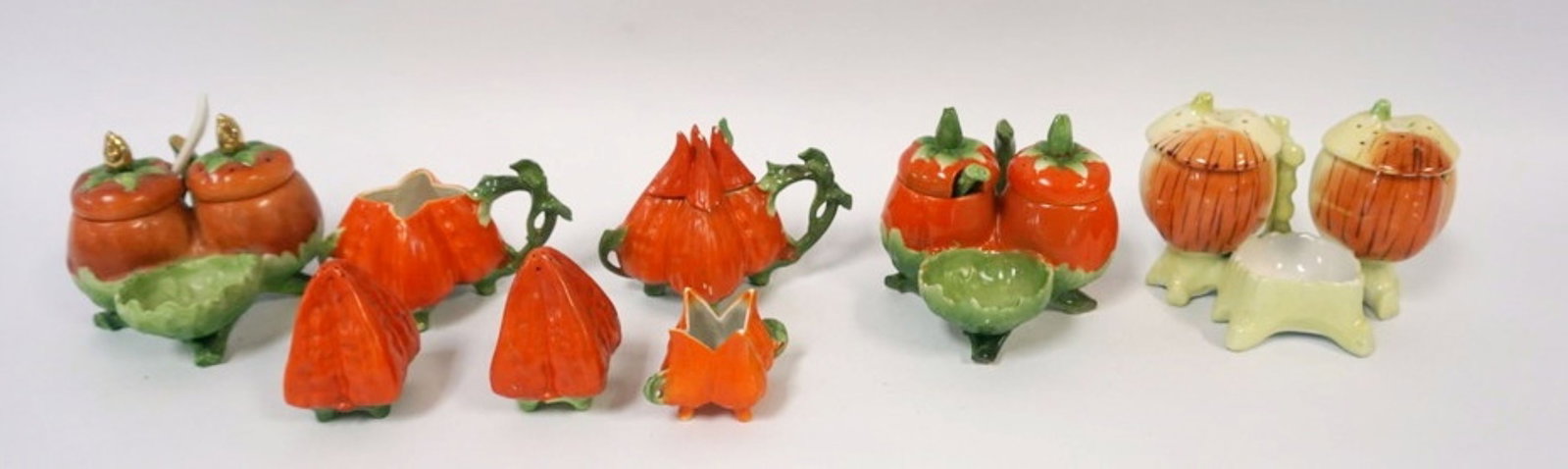 ROYAL BAYREUTH GROUP: ROYAL BAYREUTH GROUP OF ASSORTED PIECES, SALT, PEPPER, CONDIMENT SETS, ETC, LARGEST APPROXIMATELY 4 IN HIGH