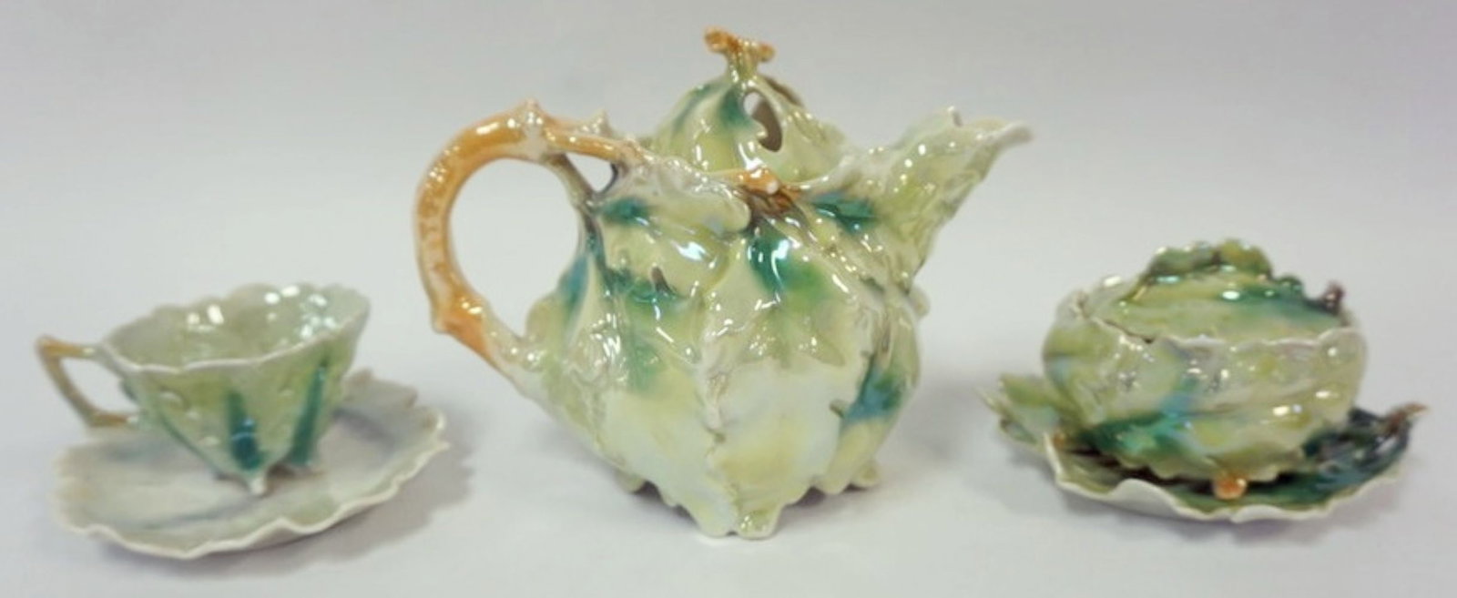 ROYAL BAYREUTH LUSTRE GREEN LEAF (1 of 4)