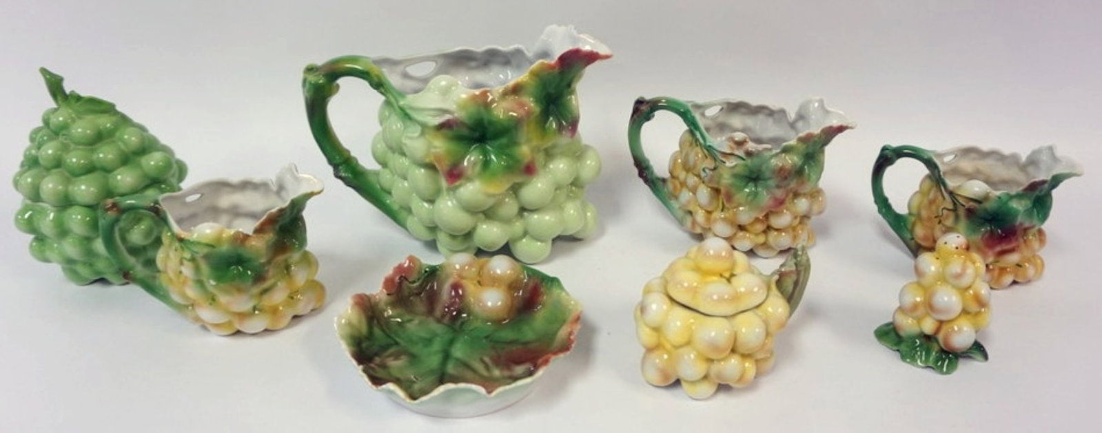 ROYAL BAYREUTH GRAPE CLUSTER: ROYAL BAYREUTH GRAPE CLUSTER PITCHER, CREAMER, COVERED DISH & BOWL, LARGEST APPROXIMATELY 6 1/2 IN HIGH