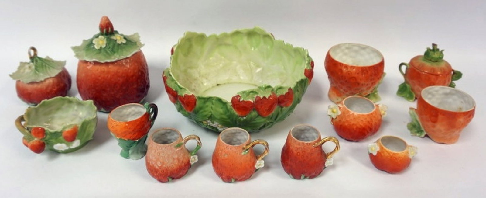 ROYAL BAYREUTH STRAWBERRY (1 of 7)