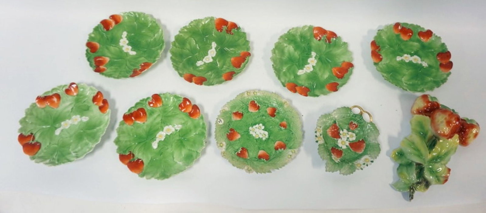ROYAL BAYREUTH STRAWBERRY (1 of 3)
