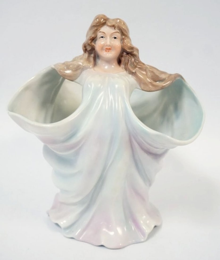 ROYAL BAYREUTH ART NOUVEAU VASE: ROYAL BAYREUTH ART NOUVEAU LADY VASE, APPROXIMATELY 8 IN H
