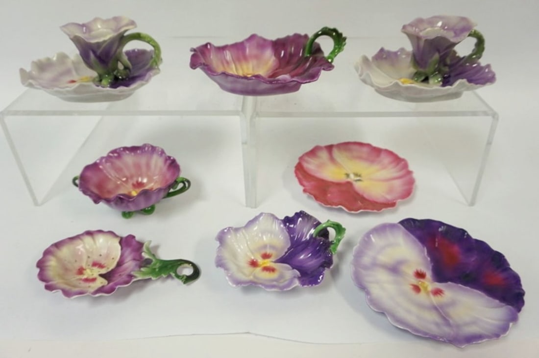 ROYAL BAYREUTH PANSY (1 of 3)