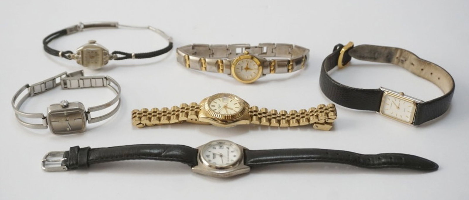 LADIES DESIGNER WATCHES (1 of 4)