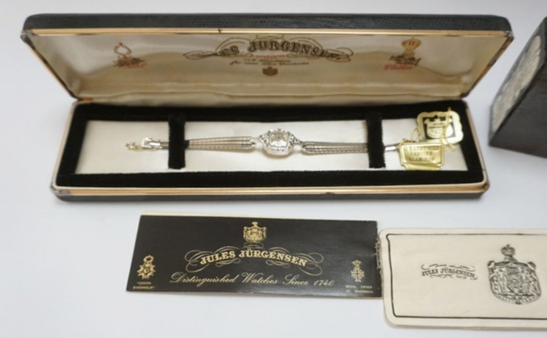JULES JURGENSEN LADIES 14 K WATCH: JULES JURGENSEN LADIES 14 K WHITE GOLD WATCH WITH DIAMONDS, NEW IN BOX