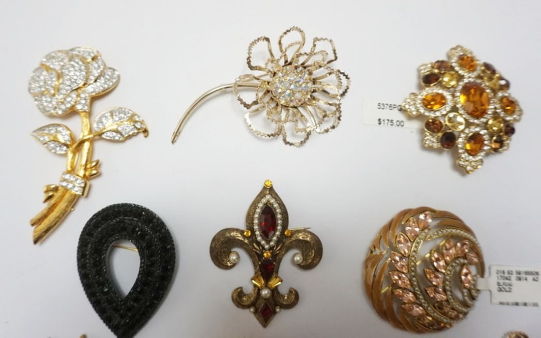ASSORTED DESIGNER PINS - 2