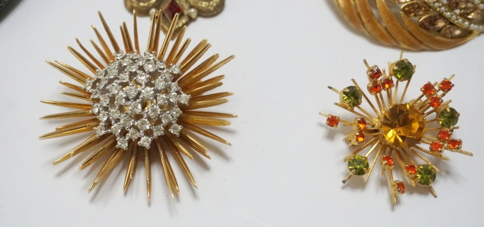 ASSORTED DESIGNER PINS - 4