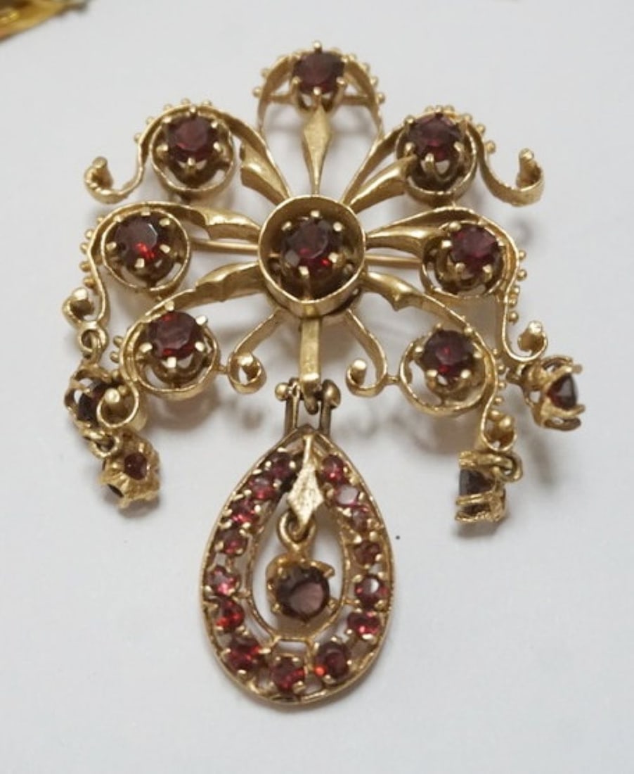 ASSORTED DESIGNER PINS - 5