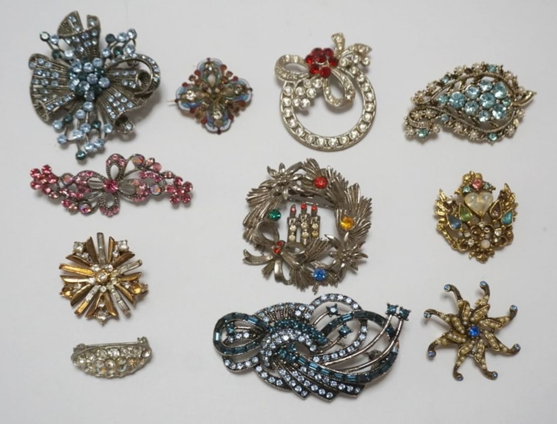 ASSORTED DESIGNER PINS - 2
