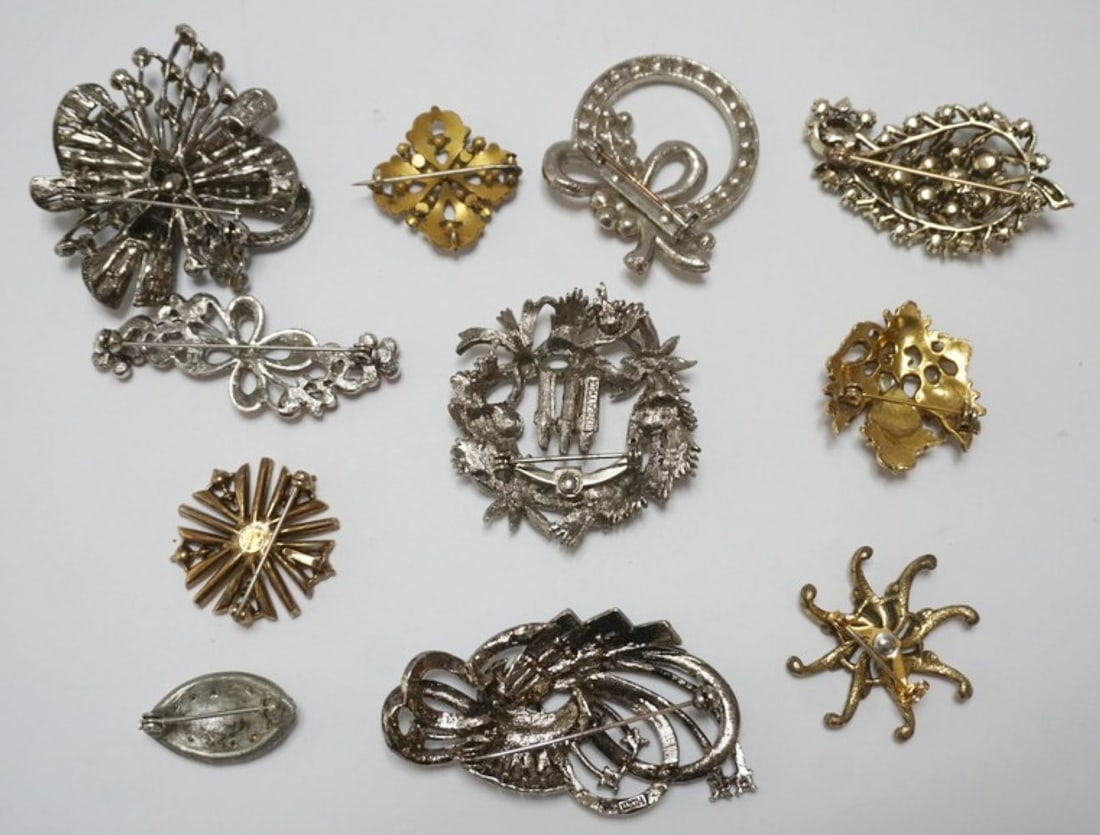 ASSORTED DESIGNER PINS - 5