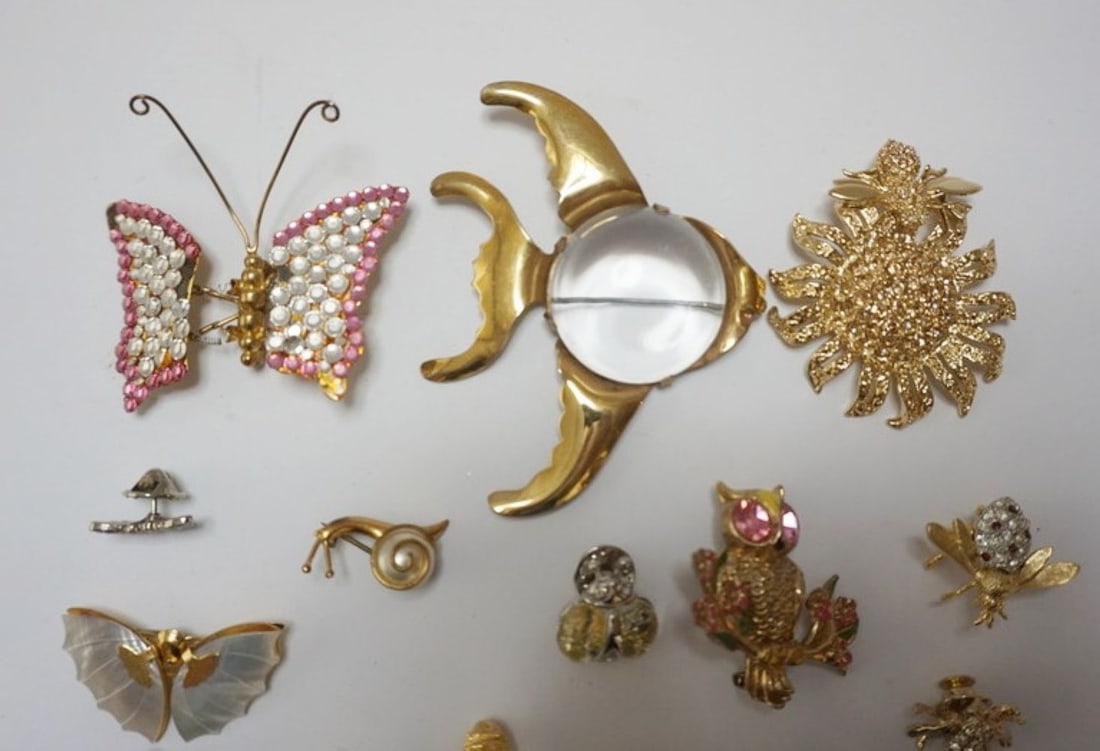 ASSORTED DESIGNER PINS - 2