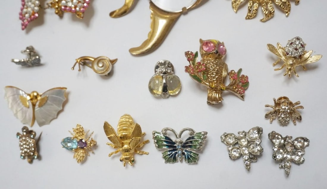 ASSORTED DESIGNER PINS - 3