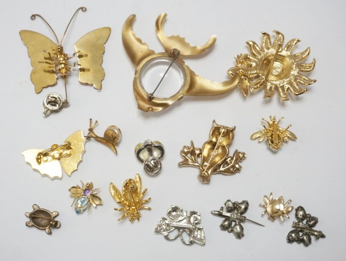 ASSORTED DESIGNER PINS - 4