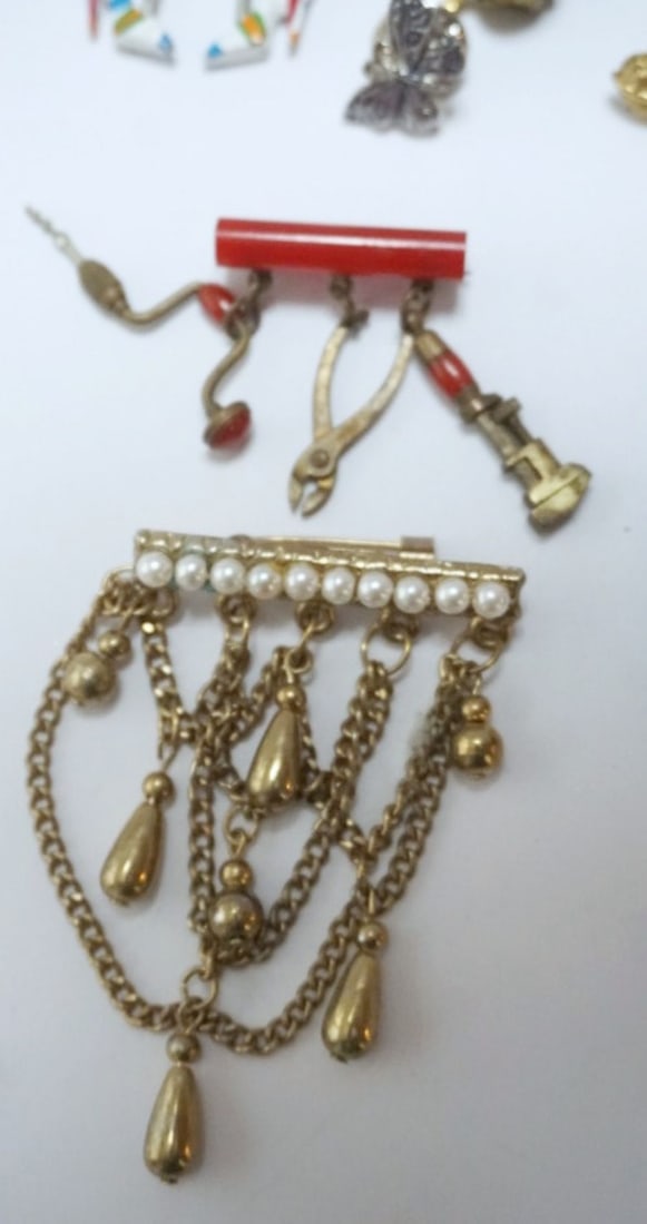 ASSORTED DESIGNER PINS - 4