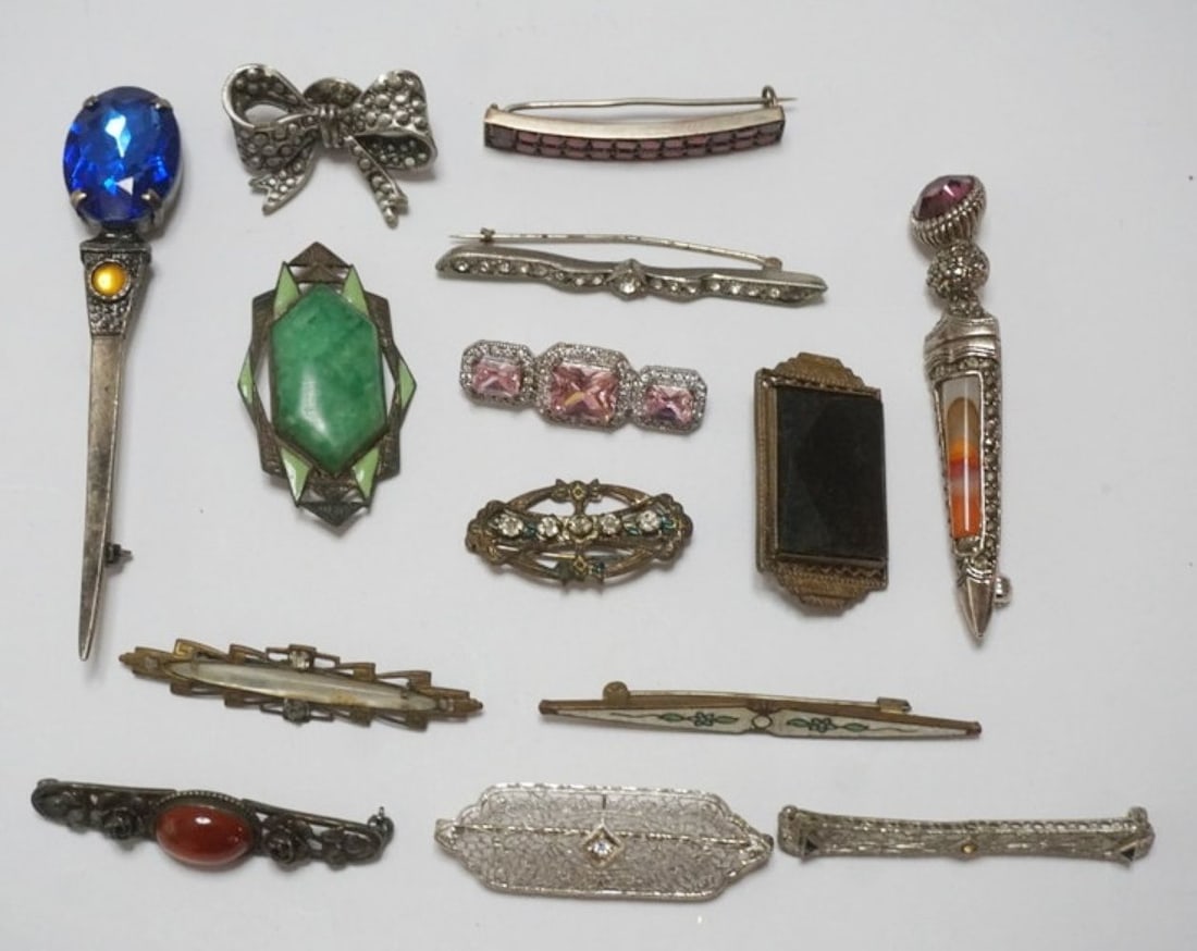 ASSORTED DESIGNER PINS (1 of 5)