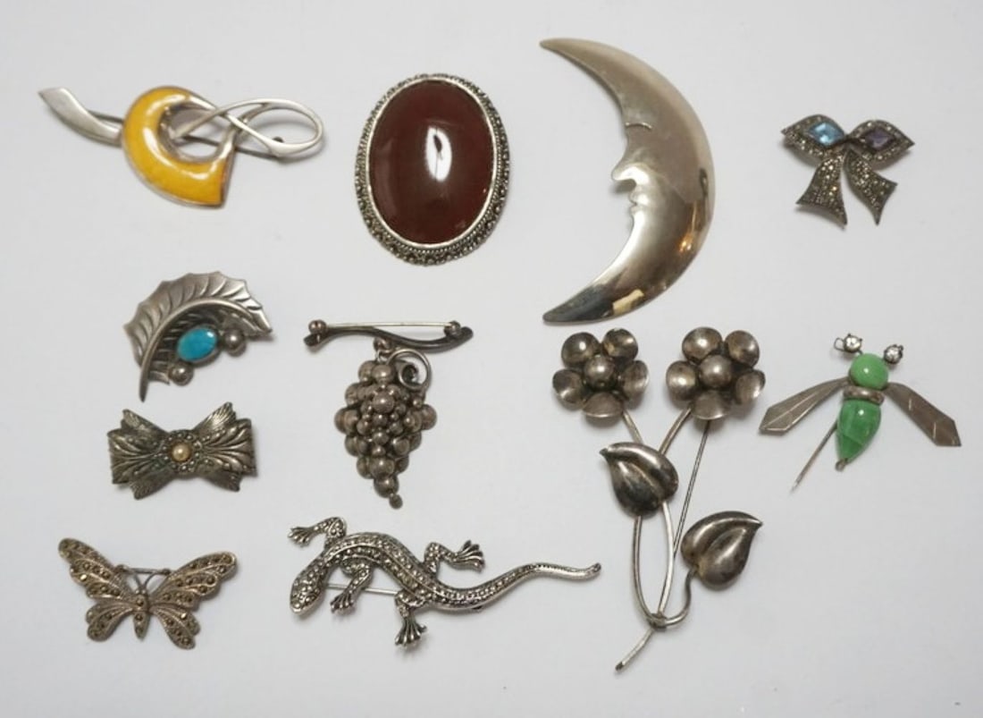 ASSORTED DESIGNER PINS (1 of 4)