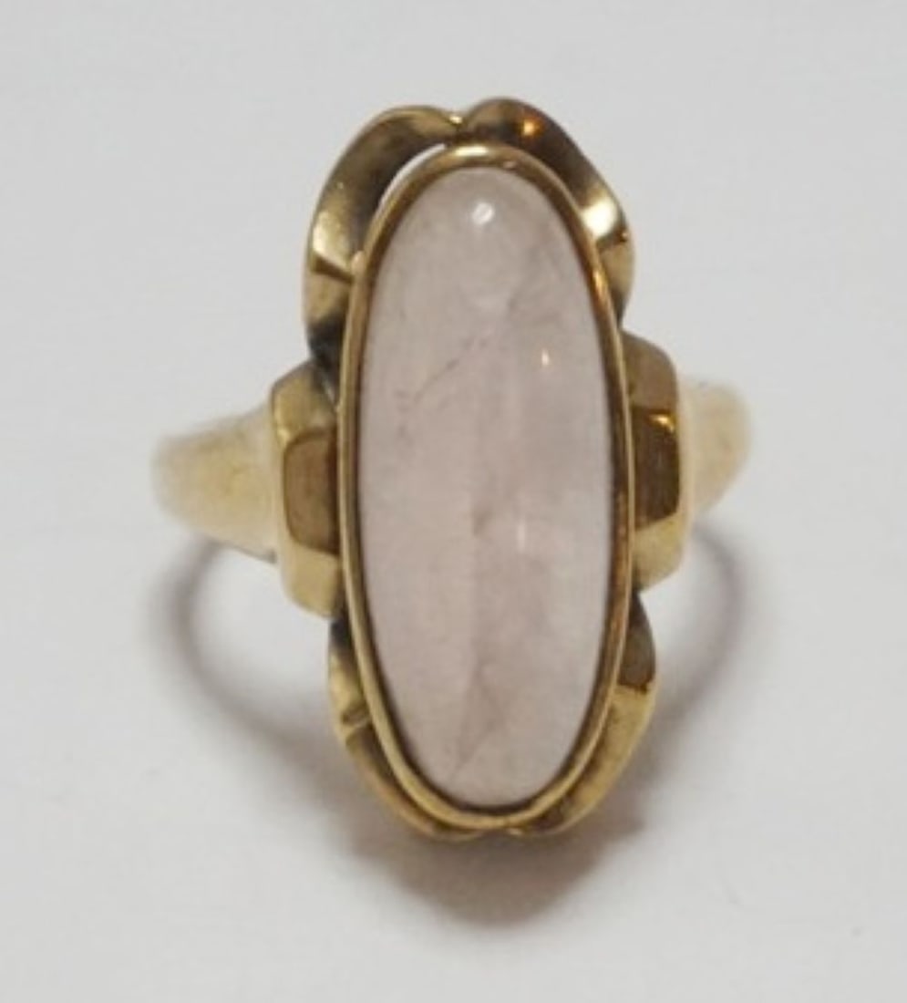 8K ROSE QUARTZ RING: LADIES 8 K ROSE QUARTZ RING, APPROXIMATELY SIZE 5 1/2, 2.78 DWT WITH STONE