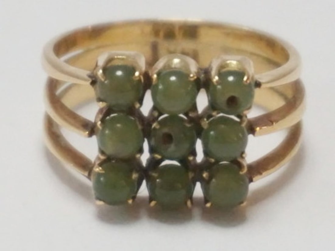 14K LADIES RING: 14K LADIES JADE BEAD TYPE STONE RING, SIZE 6 1/4, 2.25 DWT
